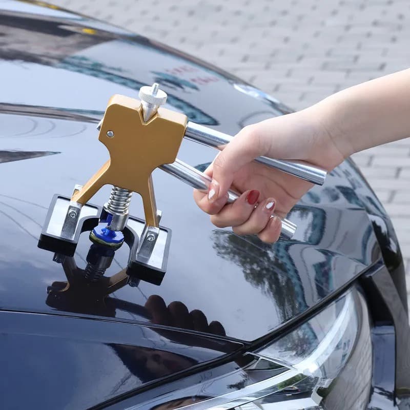 Using the lifter on a car panel